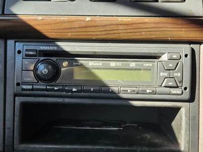 Volvo VNL Radio
