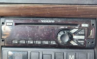 Volvo VNL Radio
