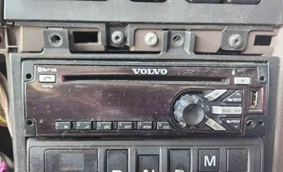 Volvo VNL Radio