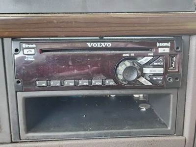Volvo VNL Radio
