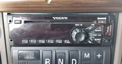 Volvo VNL Radio