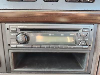 Volvo VNL Radio