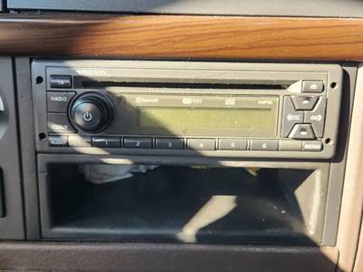 Volvo VNL Radio