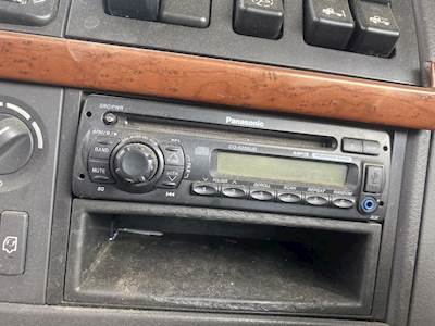 Volvo VNM Radio