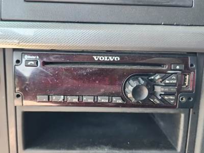 Volvo VNR64T Radio