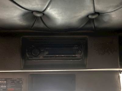 Western Star 4900E Radio