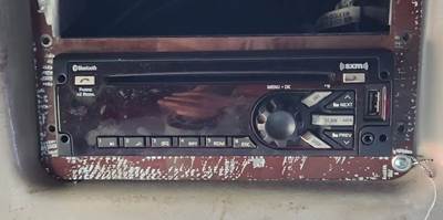 Western Star 5700 Radio