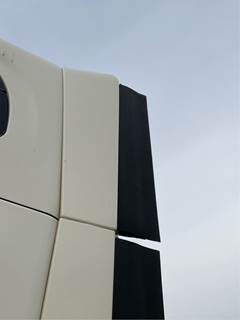 Freightliner Cascadia 125 Roof Fairing