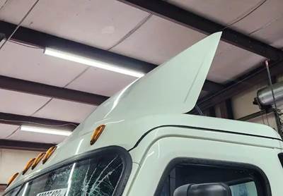 Freightliner Cascadia 125 Roof Fairing