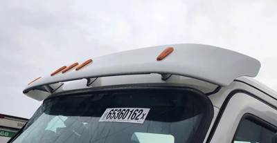 Freightliner Cascadia 126 Roof Fairing