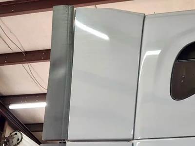 Freightliner Cascadia 126 Roof Fairing