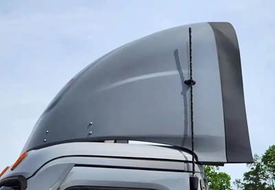 Freightliner Cascadia 126 Roof Fairing