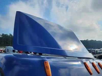 Freightliner Cascadia 126 Roof Fairing