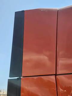 Freightliner Cascadia 126 Roof Fairing