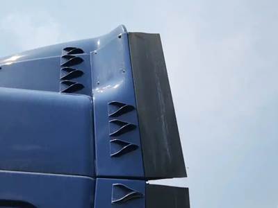 Freightliner Cascadia 132 Roof Fairing