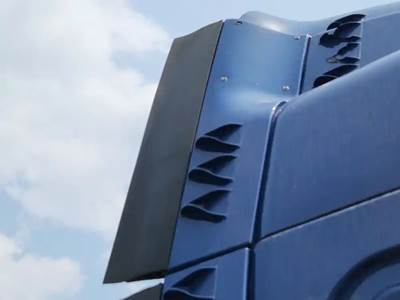 Freightliner Cascadia 132 Roof Fairing