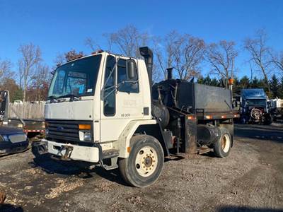 Ford CF8000 Salvage Truck