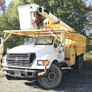 Ford F-750 Salvage Truck