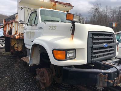 Ford F-800 Salvage Truck
