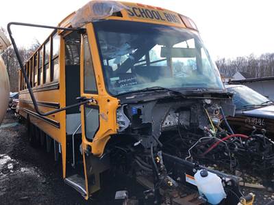 Freightliner B2 Salvage Truck