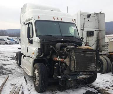 Freightliner Cascadia 125 Salvage Truck