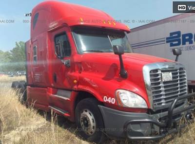 Freightliner Cascadia 125 Salvage Truck