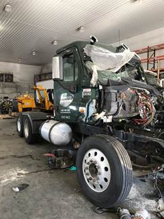 Freightliner Cascadia 125 Salvage Truck