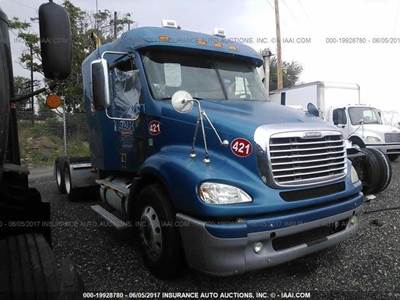 Freightliner Columbia 112 Salvage Truck