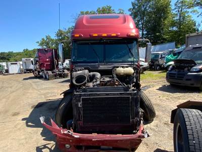 Freightliner Columbia 120 Salvage Truck