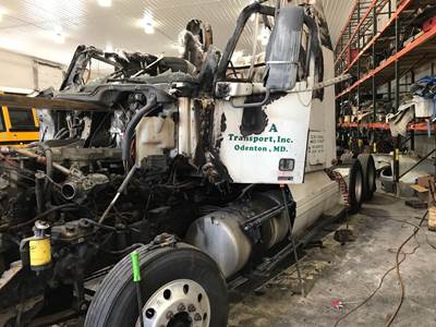 Freightliner Columbia 120 Salvage Truck