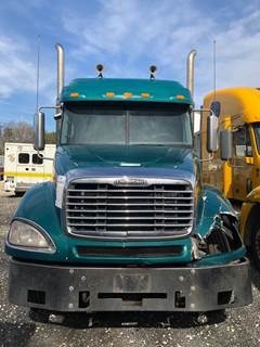 Freightliner Columbia 120 Salvage Truck
