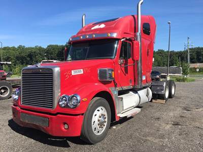 Freightliner Coronado 132 Salvage Truck