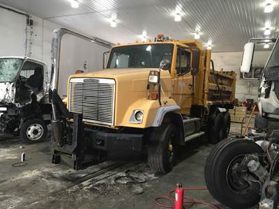 Freightliner FL112 Salvage Truck