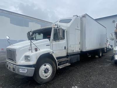 Freightliner FL70 Salvage Truck