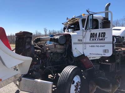 Freightliner FLC Salvage Truck