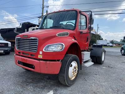 Freightliner M2 106 Salvage Truck