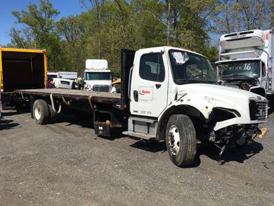 Freightliner M2 106 Salvage Truck