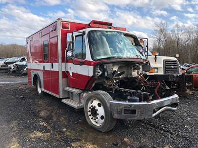 Freightliner M2 106 Salvage Truck