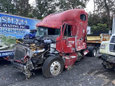 Freightliner ST120 Salvage Truck