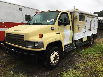 GMC C5500 Salvage Truck