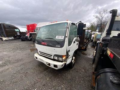 GMC W4500 Salvage Truck