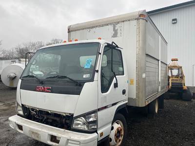 GMC W4500 Salvage Truck