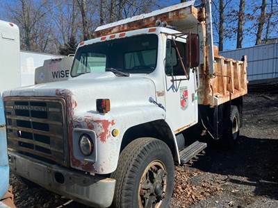 International 1724 Salvage Truck