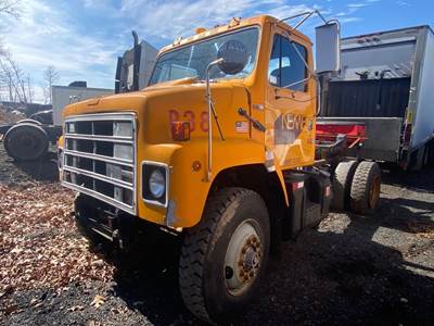 International 2375 Salvage Truck