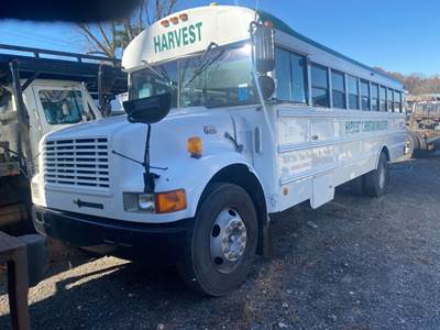 International 3800 Salvage Truck