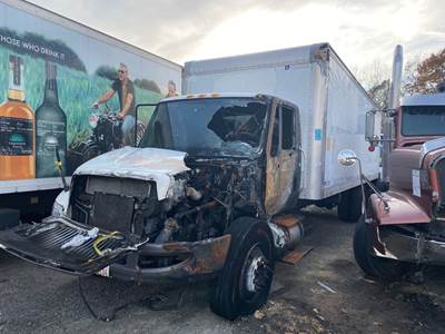 International 4300 Salvage Truck