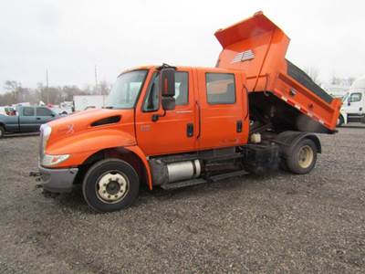 International 4300LP Salvage Truck