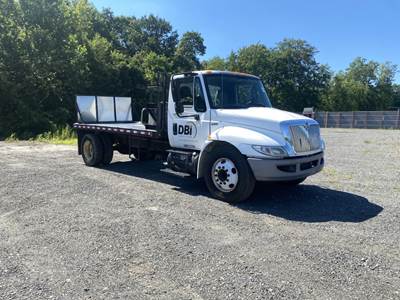 International 4300V Salvage Truck