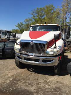 International 4400 Salvage Truck