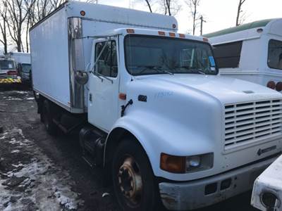 International 4700 Salvage Truck